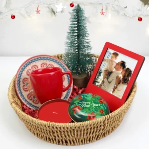 Hasır Sepetli Mumlu Yılbaşı Hediye Sepeti