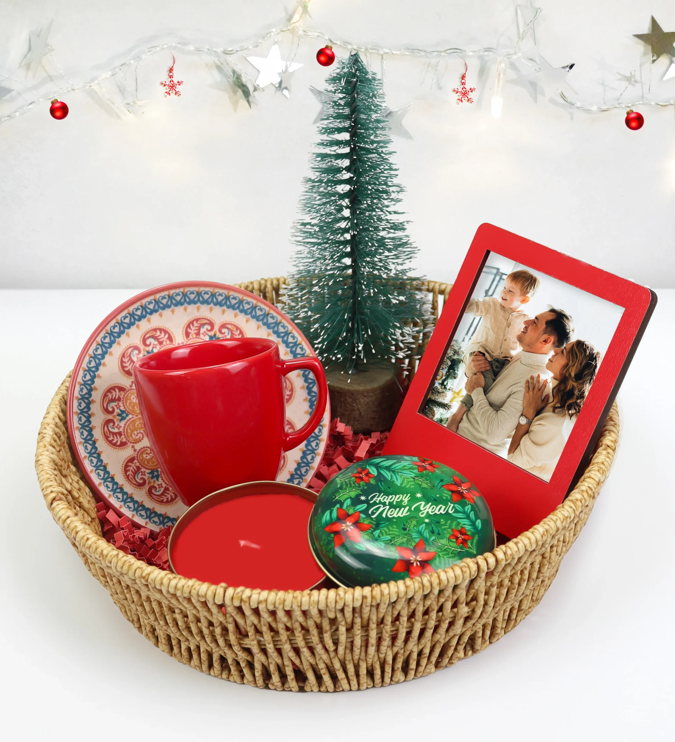Hasır Sepetli Mumlu Yılbaşı Hediye Sepeti